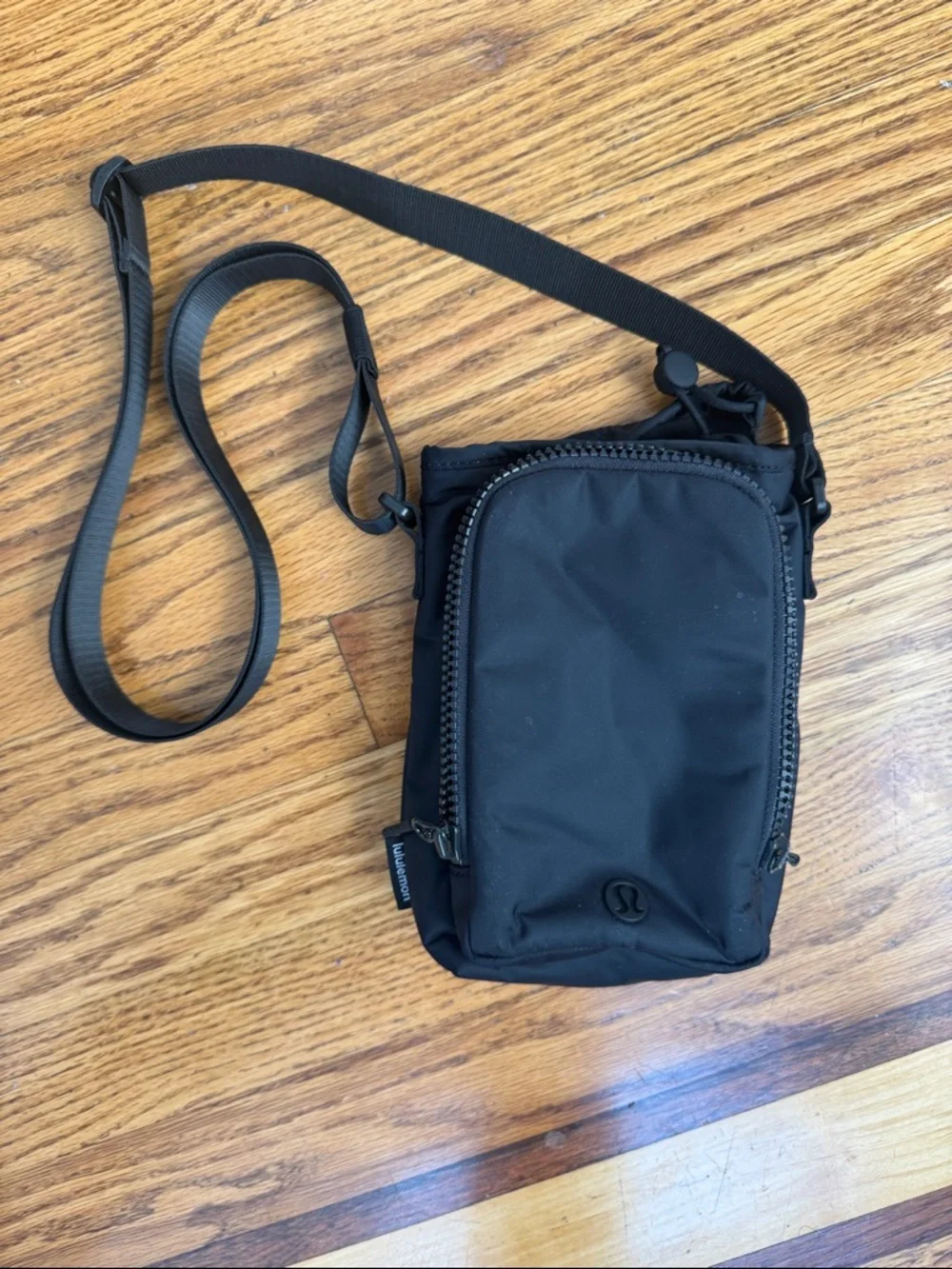 lululemon athletica black Water Bottle Crossbody with Front Pocket 2L